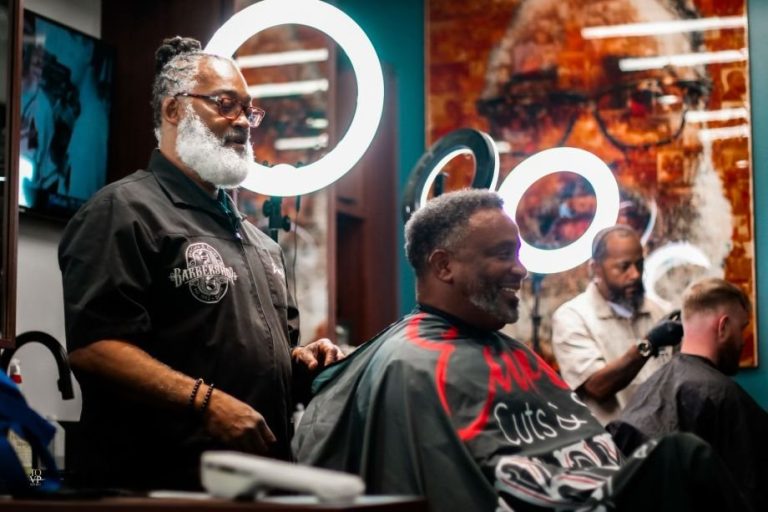Earl’s Cuts & Styles in Seattle, WA