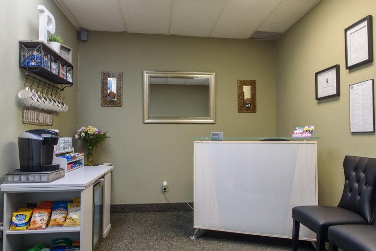 Polizhed Natural Nail Studio in Beachwood, OH