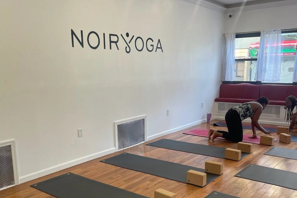 Noir Yoga